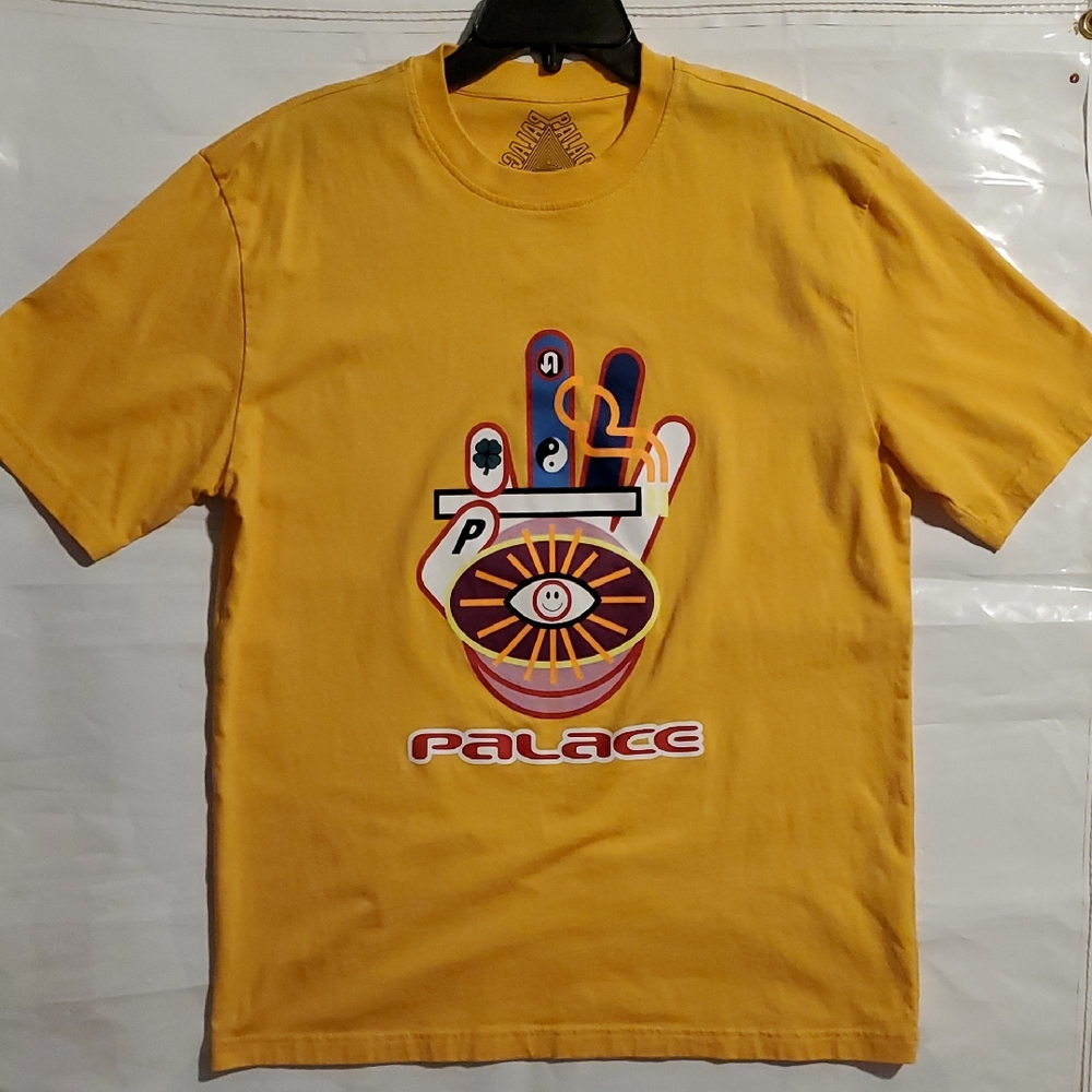 Palace Hippy Cig Tee. Size Large. Color Yellow.